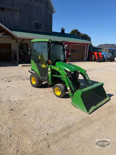 John Deere 1025R loader tractor 4x4