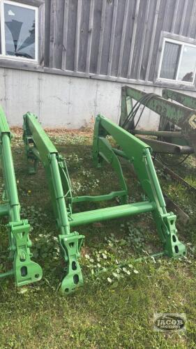 John Deere 4000 series compact tractor loader