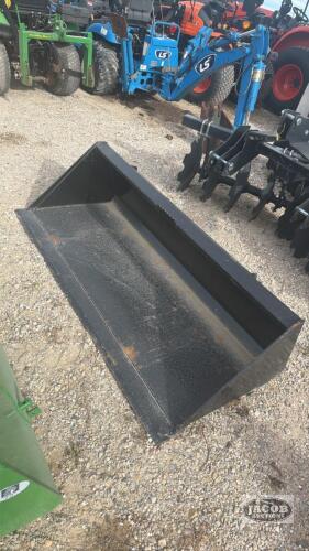 Unused 72inch skid steer quick tach material bucket