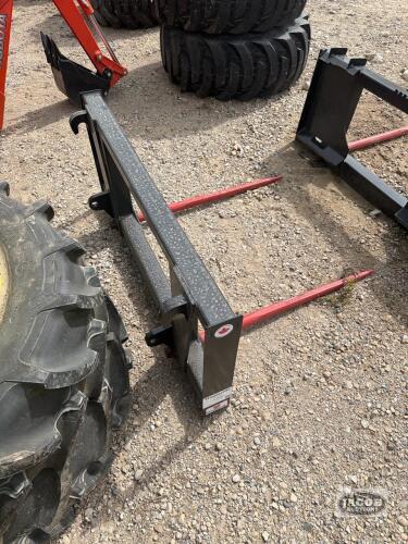 Unused Alo quick tach 2 prong bale spear