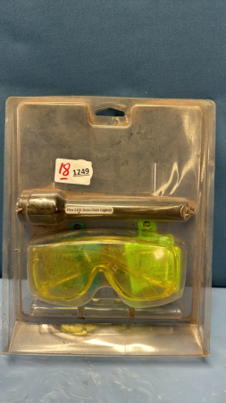 Pro LED Flashlight & Set of Safety Goggles