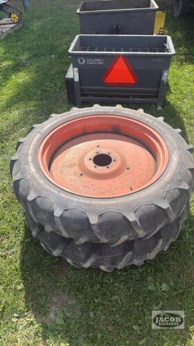 Pair of 9.5 -32 tires on Kubota 6 bolt wheels