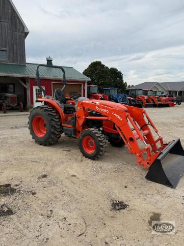 Kubota L4760 loader tractor 4x4