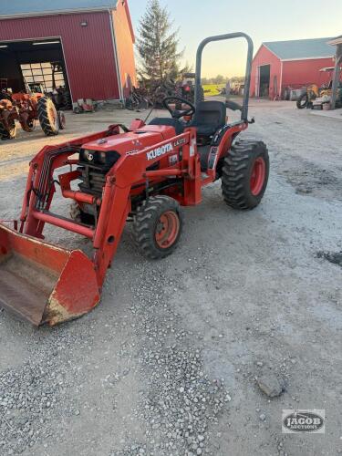 Kubota B7500 loader tractor 4x4