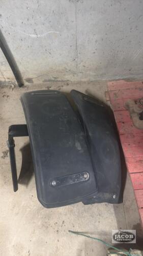 John Deere 5000 series front fenders