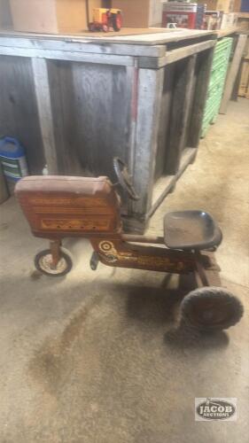 Murray pedal tractor