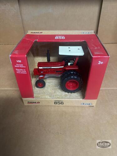 1/32 Farmall 856