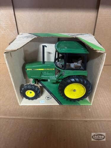 1/16 John Deere 2550