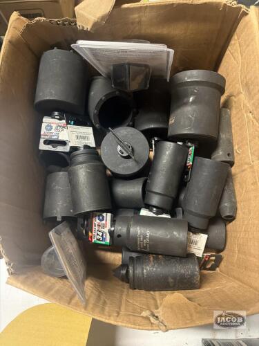 Box of misc sockets