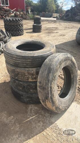 11R22.5 tires