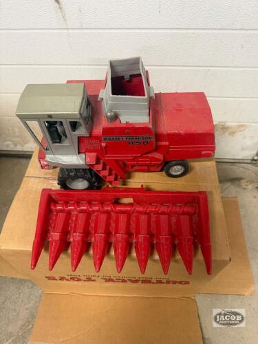 Massey Ferguson 850 combine