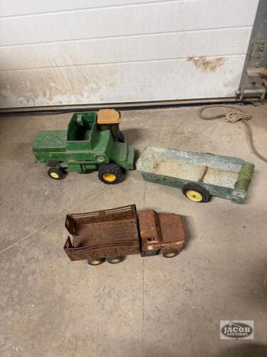 Misc farm toys