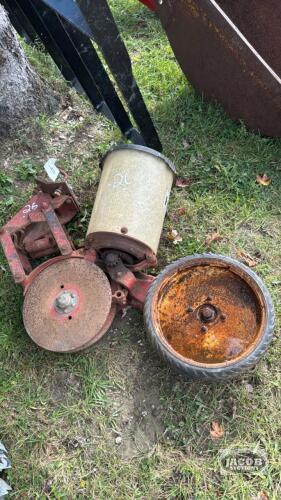 OLDER INTERNATIONAL PLANTER UNIT