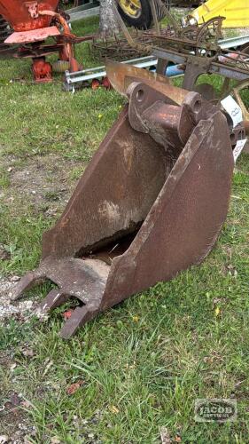 16IN WIDE BACKHOE BUCKET