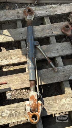 ADJUSTABLE TOP LINK