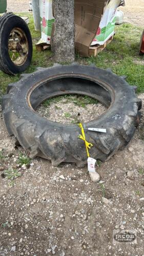 ARMSTRONG 12.4-28 TIRE