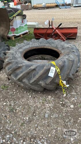 GOODYEAR 14-24 6 PLY RATED TIRE