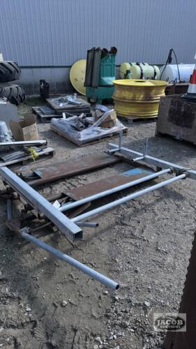 HEADGATE FOR CATTLE CHUTE