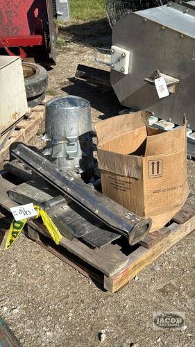 HIGHWAY TRACTOR MUDFLAP WITH HUB COVERS