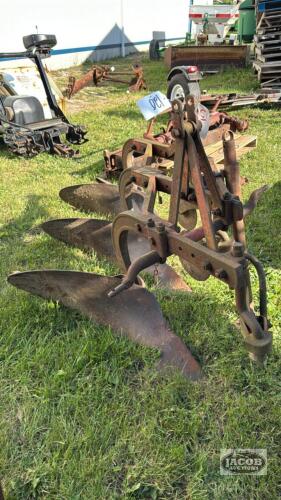 MASSEY HARRIS 3 FURROW PLOW
