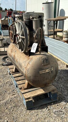 DEVIL BISS AIR COMPRESSOR WITH 5HP 240V MOTOR