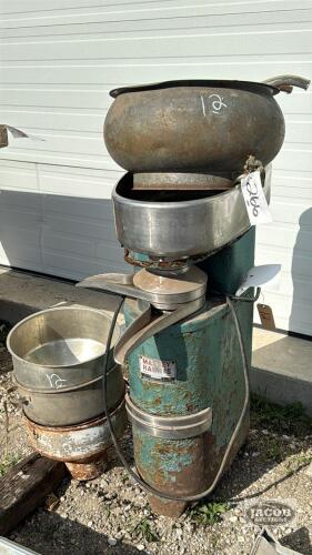 MASSEY HARRIS #15 CREAM SEPERATOR