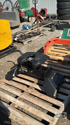 CURT A25 5TH WHEEL HITCH FOR F250