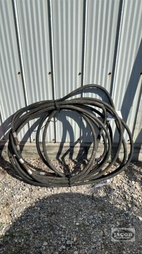 (2) 1/2IN HYDRAULIC HOSES