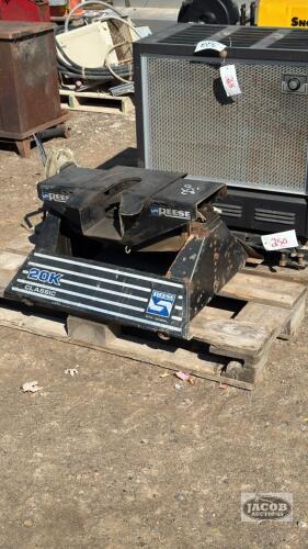 REESE 20K 5TH WHEEL HITCH
