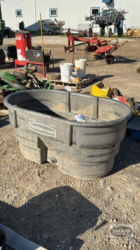 RUBBERMAID 100GAL WATER TROUGH