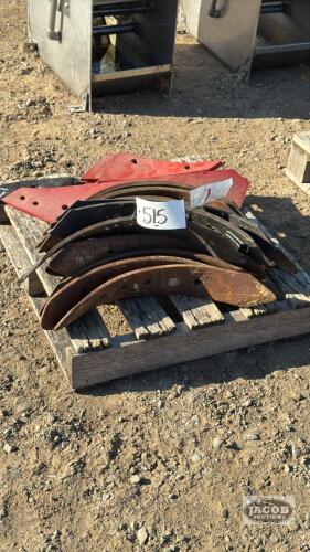 ASSORTED LOT OF RIPPER AND PLOW PARTS
