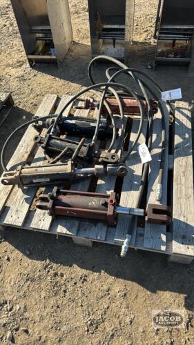 (5) HYDRAULIC CYLINDERS (UNTESTED)