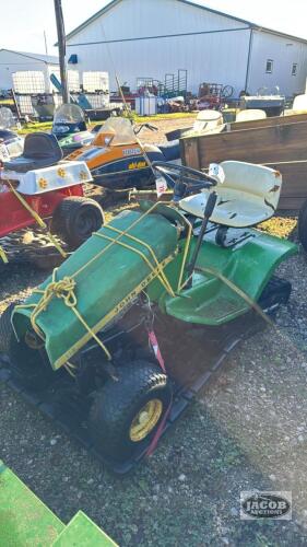 JOHN DEERE 110 PROJECT LAWN TRACTOR