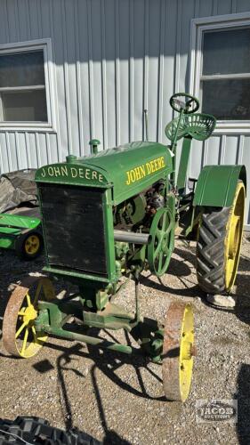 REPLICA JOHN DEERE TRACTOR