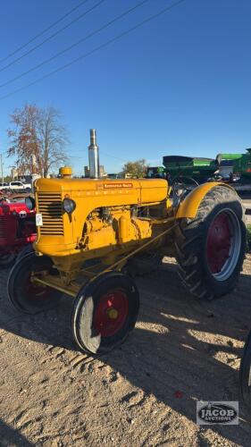 MINNEAPOLIS-MOLINE U GAS TRACTOR