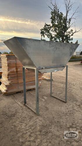 GALVANIZED HOPPER FOR FILLING TOTES