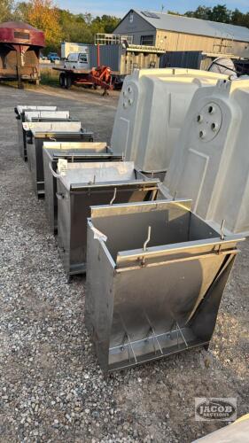 6-24IN STAINLESS HOG FEEDERS