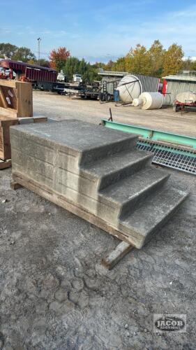 PRECAST 3-STEP CEMENT STAIR UNIT