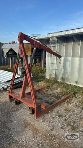 TOWABLE ENGINE HOIST