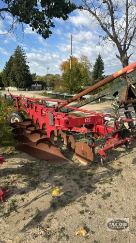 INTERNATIONAL 720 4 FURROW SEMI-MOUNT PLOW