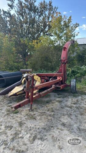 NEW HOLLAND 770 FORAGE HARVESTER