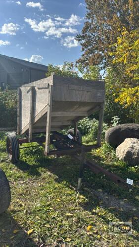 HOMEBUILT 4FT X 6FT HYDRAULIC DUMP TRAILER