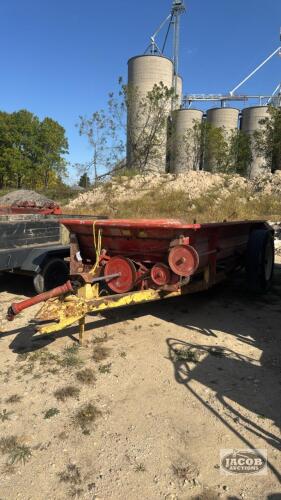 NEW HOLLAND 518 SINGLE AXLE MANURE SPREADER