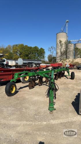 JOHN DEERE 3710 7 FURROW ON-LAND PLOW