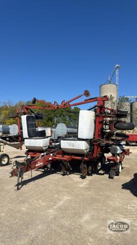 WHITE 6900 NO-TILL VACUUM 15 ROW AIR PLANTER