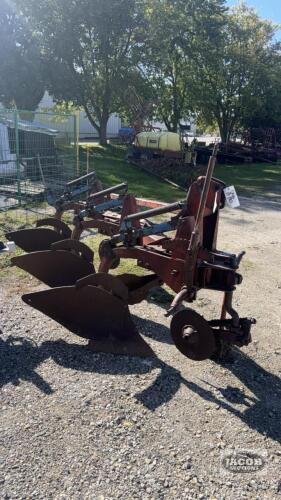 OVERUM 3 FURROW 3PTH PLOW
