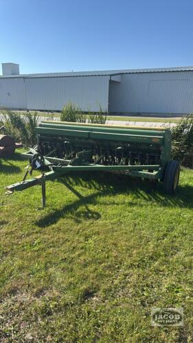 JOHN DEERE 8250 SEED DRILL WITH GRASS SEED