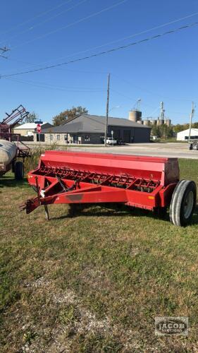 INTERNATIONAL 5100 21 RUN SEED DRILL
