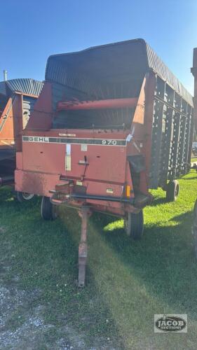 GEHL 970 16FT FORAGE WAGON