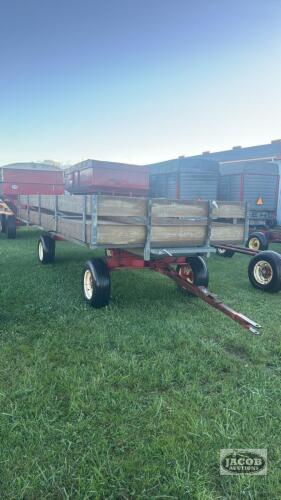 19FT X 8FT FLAT RACK WAGON WITH 22IN SIDE RACKS